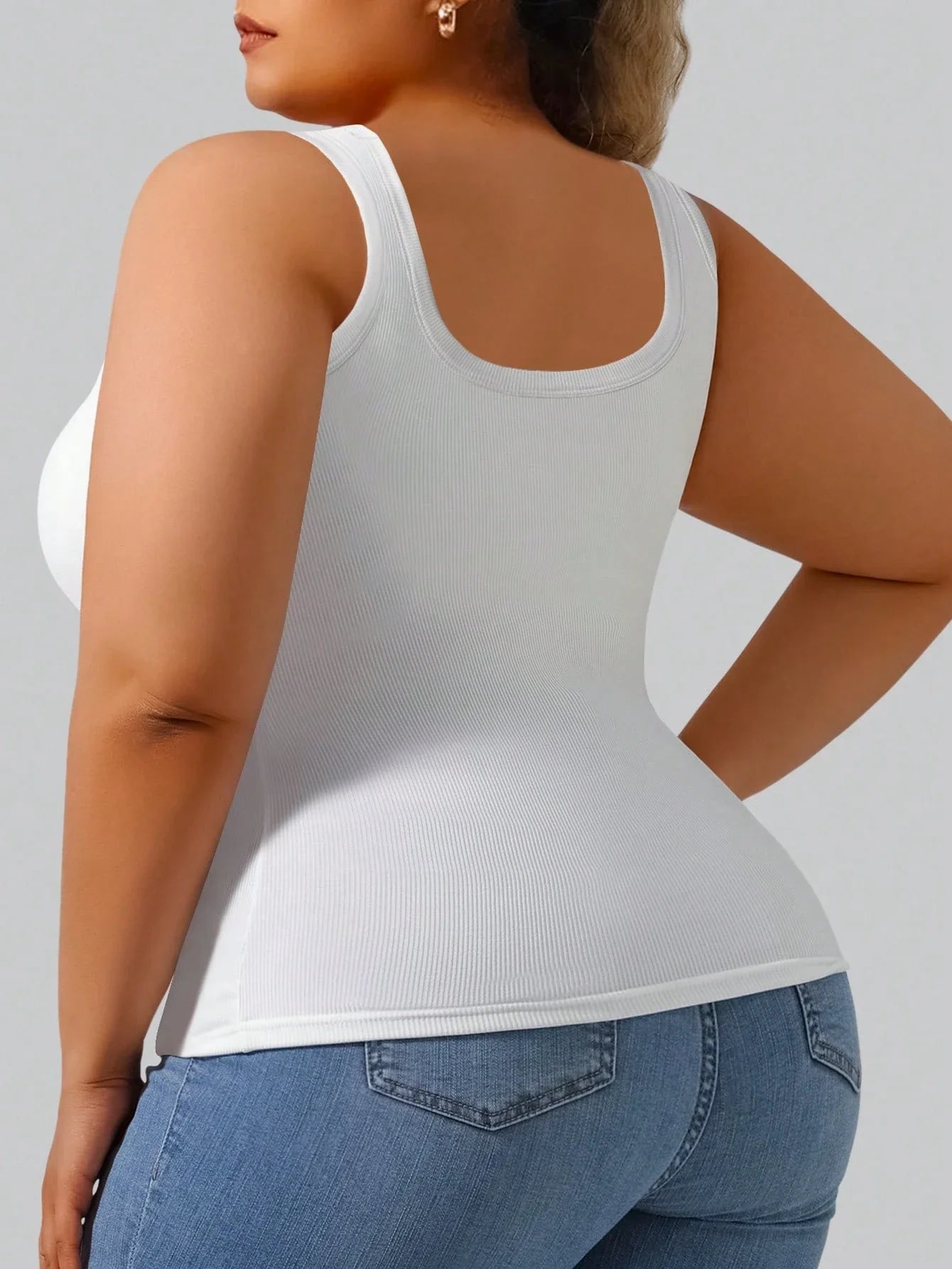 Plus Size Built-In Bra Cami Top White Slim Fit Tank Top For Women Summer
