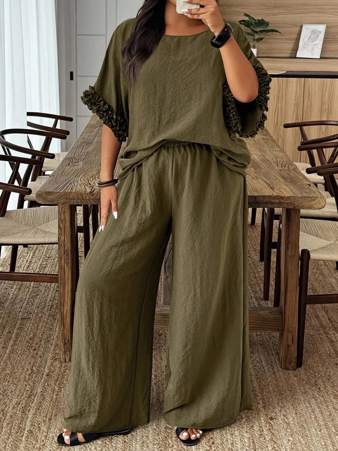 Plus Size Women Solid Color Round Neck Batwing Sleeve Top And Wide Leg Pants Casual 2 Piece Set