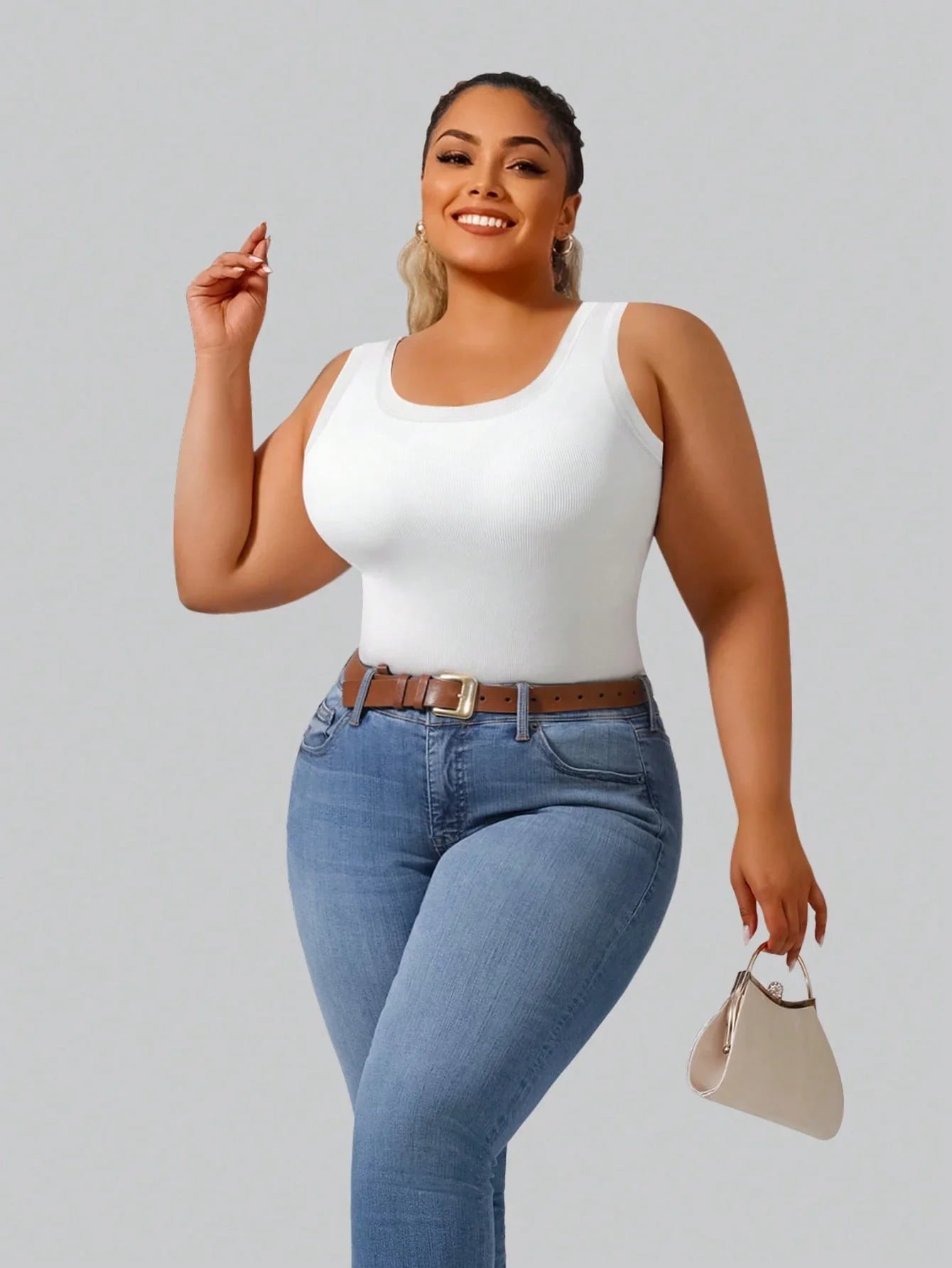 Plus Size Built-In Bra Cami Top White Slim Fit Tank Top For Women Summer