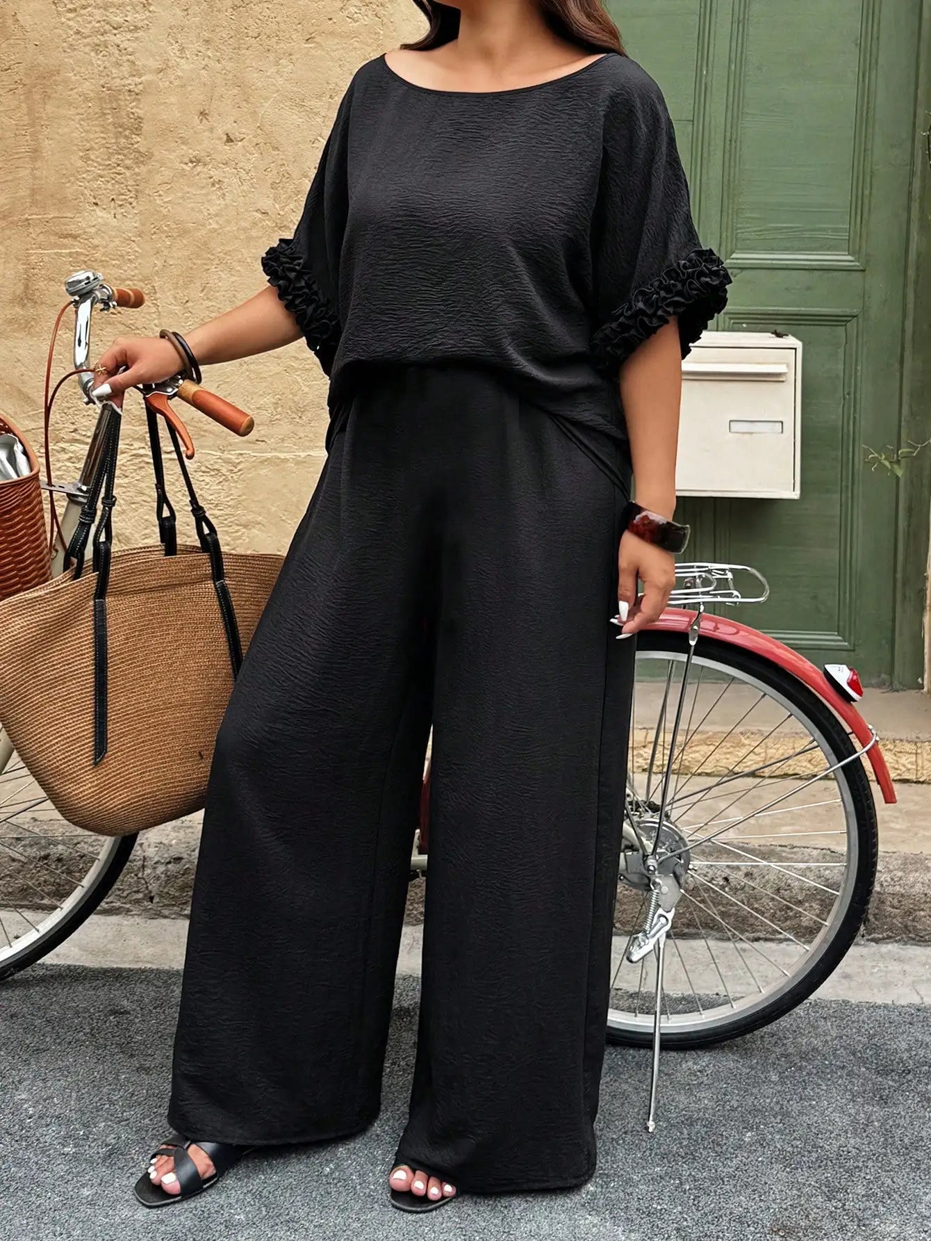 Plus Size Women Solid Color Round Neck Batwing Sleeve Top And Wide Leg Pants Casual 2 Piece Set